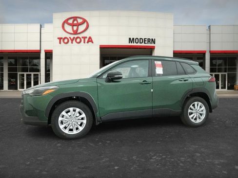 New 2026 Toyota Corolla Cross LE w/ Moonroof Package FWD image 19