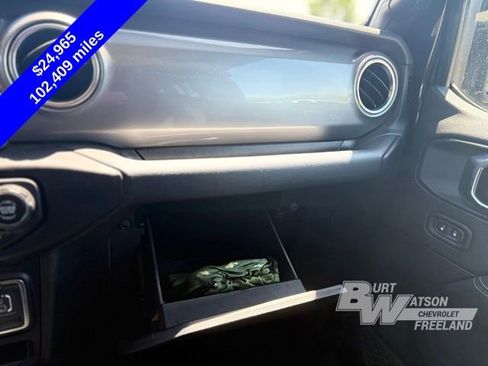 Used 2021 Jeep Wrangler Unlimited Sahara AWD/4WD image 19