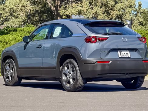 Used 2022 MAZDA MX-30 Electric w/ Premium Plus Pkg FWD image 6