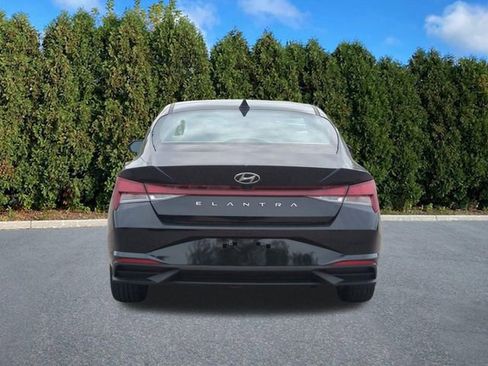 Used 2023 Hyundai Elantra SEL w/ Convenience Package FWD image 5