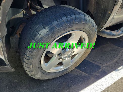 Used 2011 GMC Sierra 2500 Denali image 2