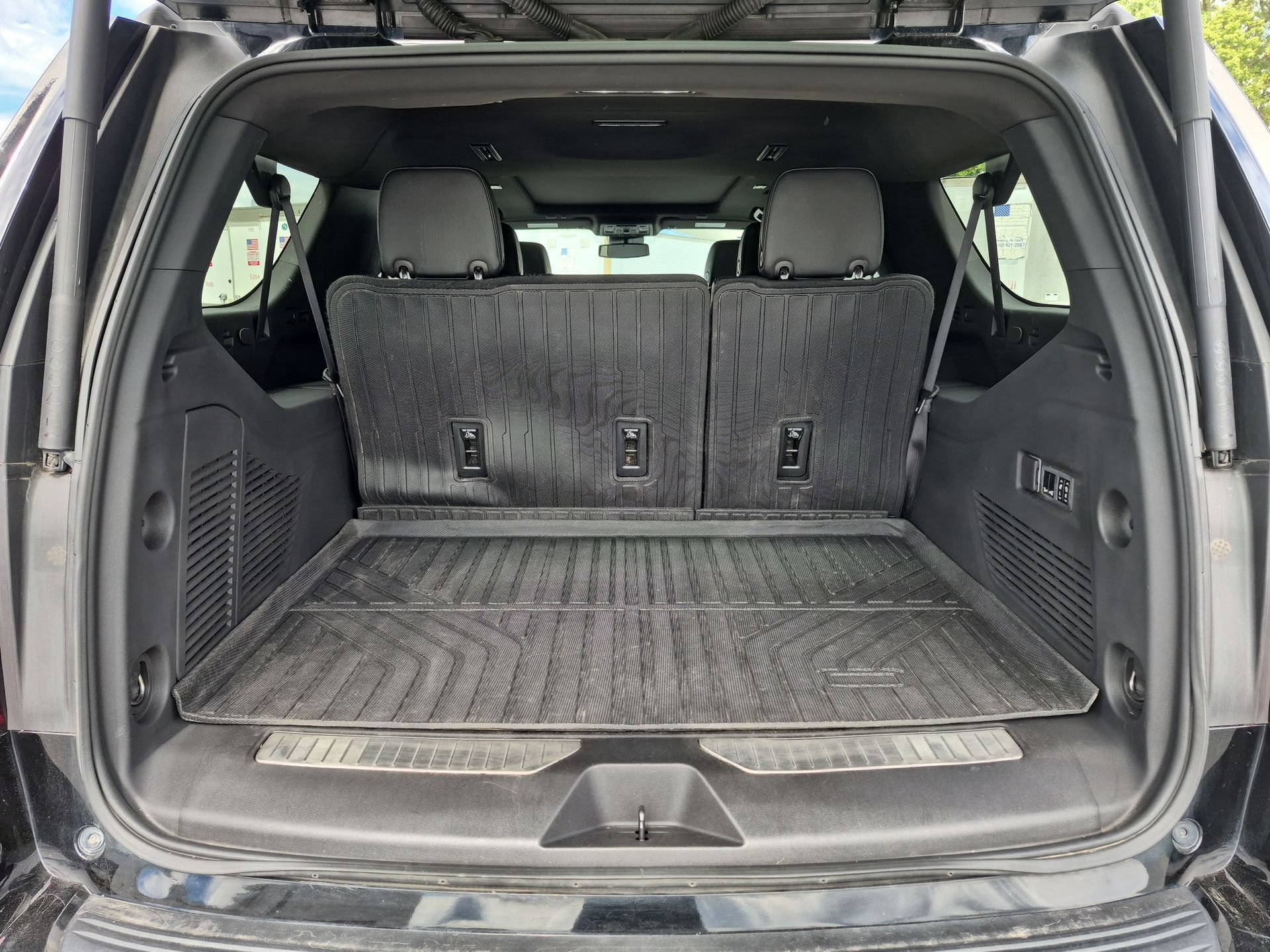 Certified 2023 GMC Yukon XL Denali w/ LPO, Floor Liner Package AWD/4WD image 27