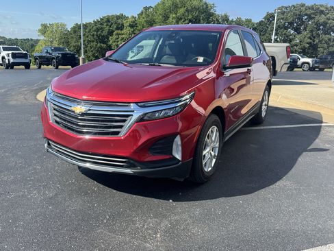 Used 2022 Chevrolet Equinox LT FWD image 2