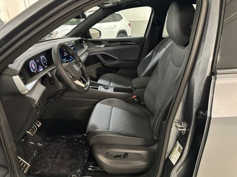 New 2026 Volkswagen Tiguan SE R-Line image 16