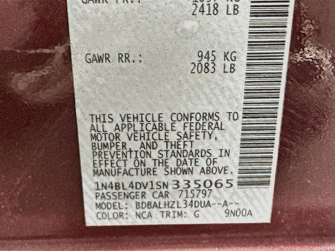 Used 2025 Nissan Altima 2.5 SV FWD image 12