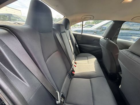 Used 2025 Toyota Corolla LE FWD image 17