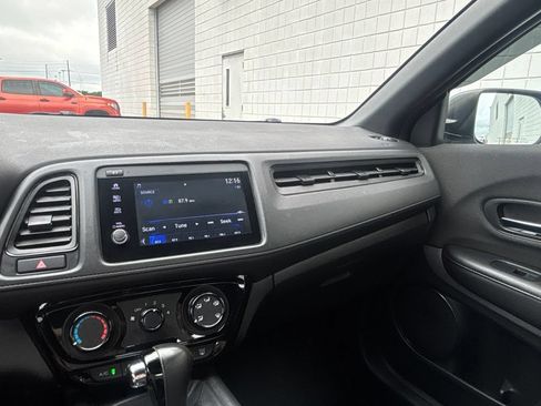 Used 2019 Honda HR-V Sport image 14