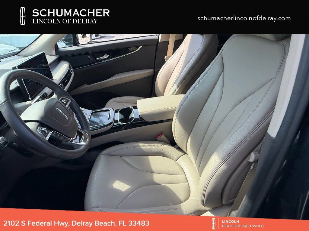 Used 2022 Lincoln Nautilus FWD w/ Premium Package image 10