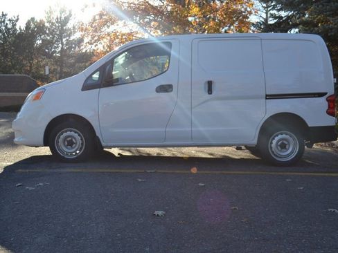Used 2021 Nissan NV200 S w/ Sliding Door Glass Package image 9