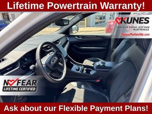 Used 2024 Jeep Grand Cherokee Altitude AWD/4WD image 18