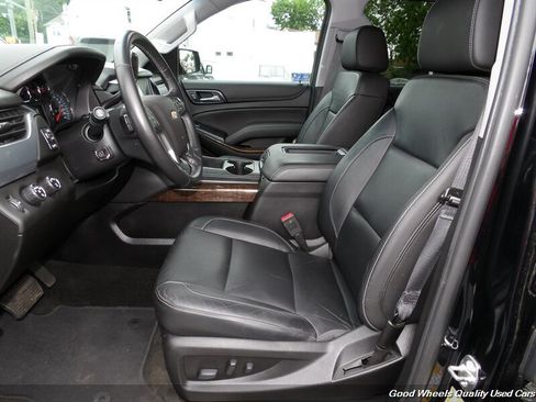 Used 2018 Chevrolet Tahoe LT w/ LT Signature Package AWD/4WD image 13