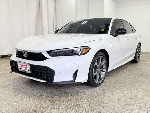 Used 2025 Honda Civic Sport image 2