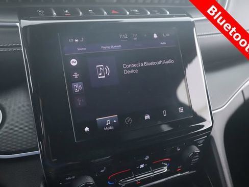 Used 2024 Jeep Grand Cherokee Altitude AWD/4WD image 5