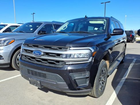 Certified 2024 Ford Expedition Max XLT image 3