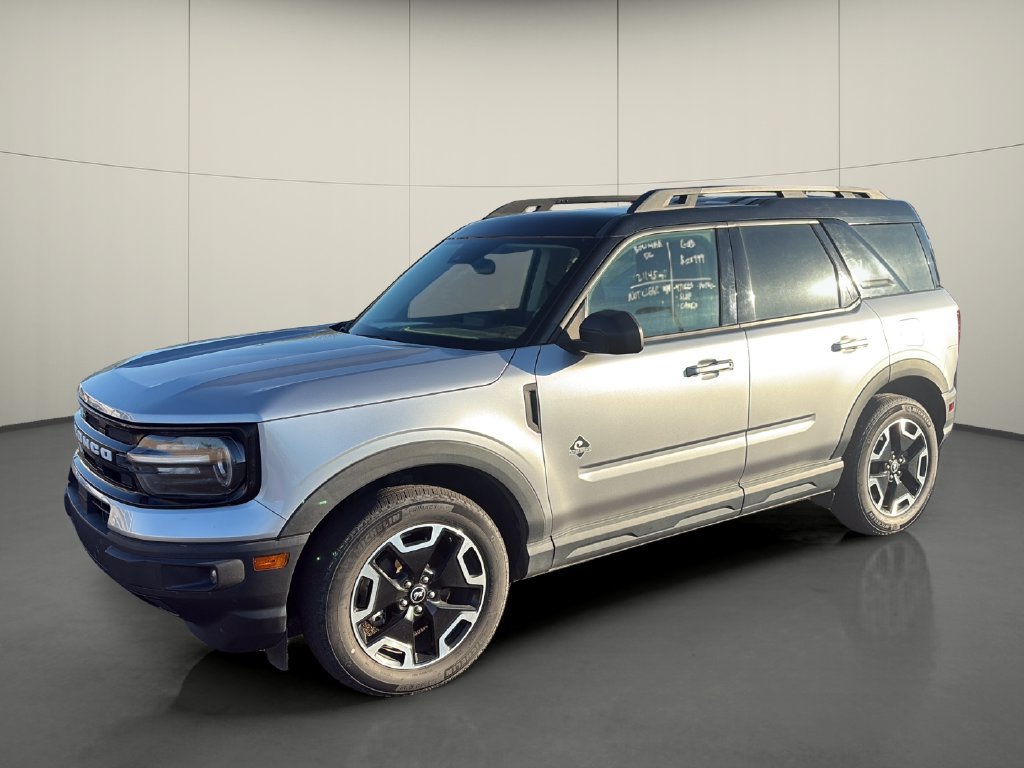 Used 2023 Ford Bronco Sport Outer Banks w/ Tech Package AWD/4WD image 3