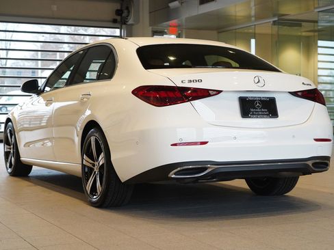 Used 2025 Mercedes-Benz C 300 4MATIC Sedan image 5