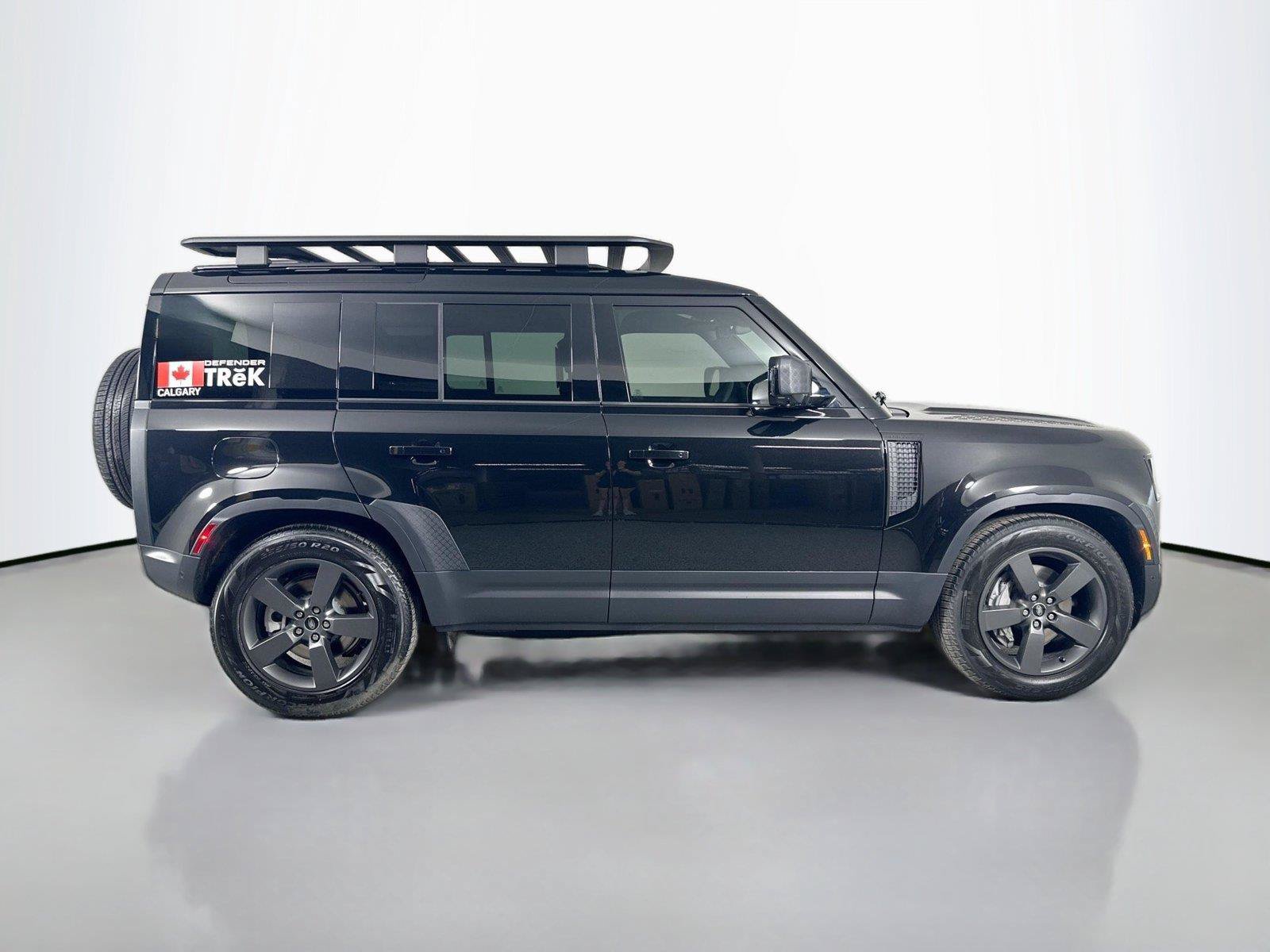 Certified 2025 Land Rover Defender 110 S AWD/4WD image 4