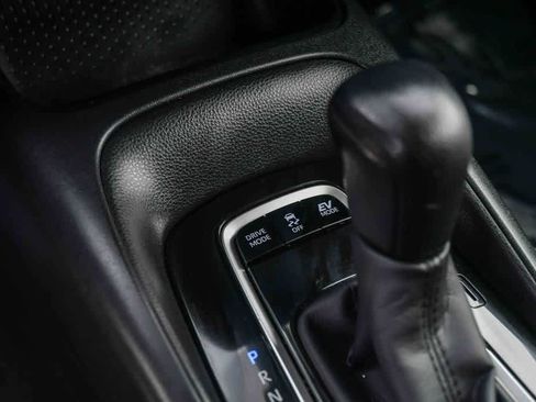 Used 2021 Toyota Corolla LE w/ Carpet Mat Package (TMS) FWD image 20