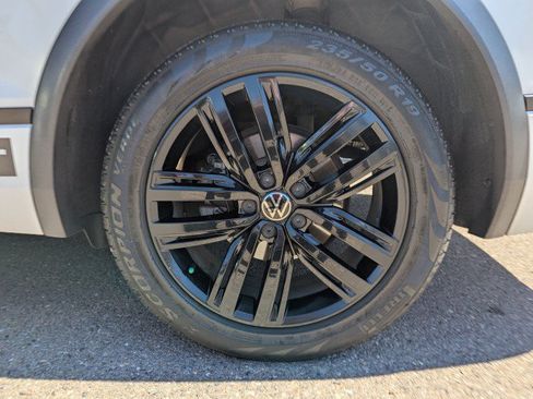 Used 2022 Volkswagen Tiguan SE R-Line AWD/4WD image 26