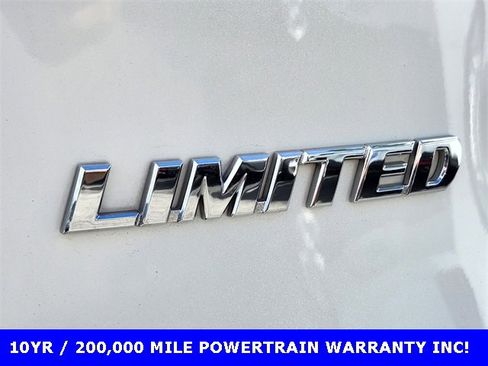 Used 2022 Toyota RAV4 Limited image 15