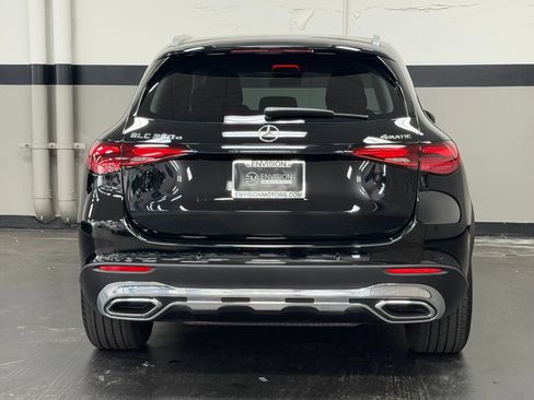 Used 2025 Mercedes-Benz GLC 350e 4MATIC image 11