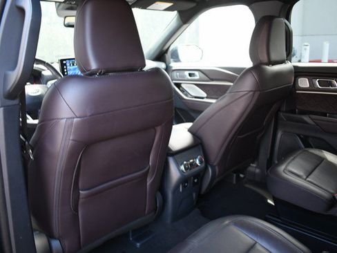 Used 2025 Ford Explorer Platinum w/ LUX Leather Package AWD/4WD image 22