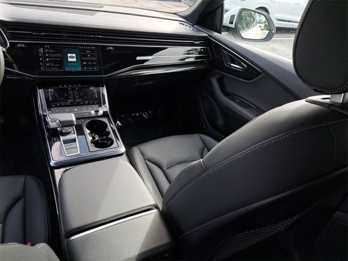 Certified 2024 Audi Q8 Premium Plus image 24