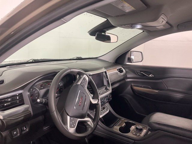Used 2023 GMC Acadia SLE w/ Driver Convenience Package FWD image 18
