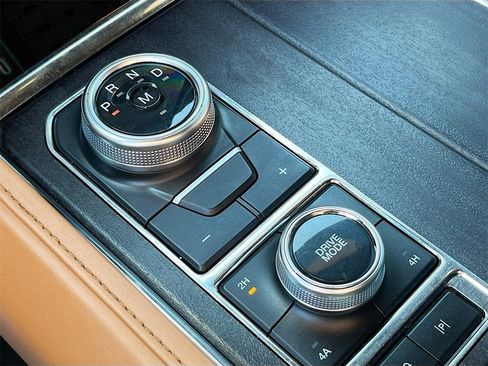 Used 2022 Ford Expedition Max Platinum image 17