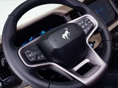 Used 2025 Ford Bronco Outer Banks AWD/4WD image 43