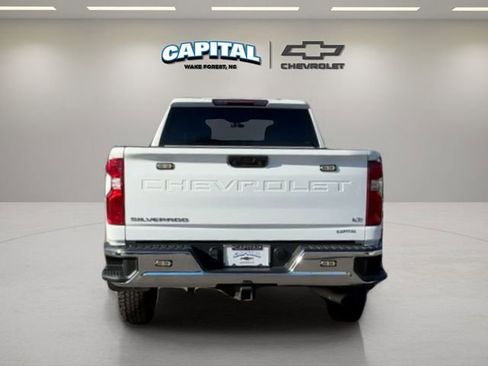 Used 2022 Chevrolet Silverado 2500 LT image 4