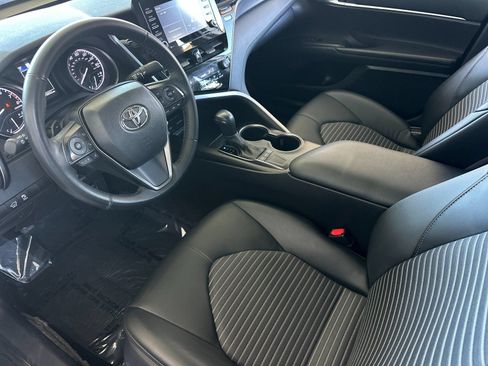 Used 2023 Toyota Camry SE FWD image 9