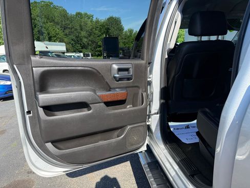 Used 2015 GMC Sierra 3500 SLE w/ SLE Preferred Package AWD/4WD image 23