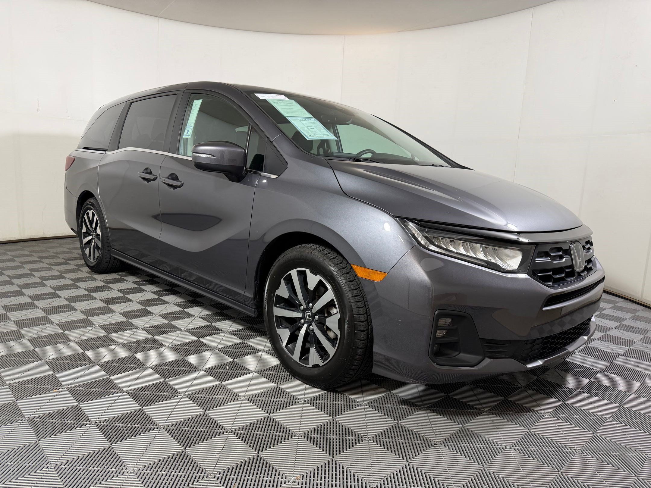 Certified 2025 Honda Odyssey EX-L image 6