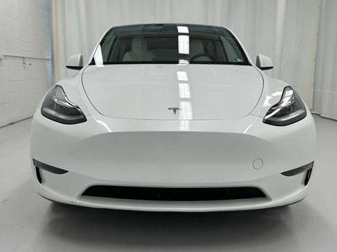 Used 2023 Tesla Model Y Long Range image 5