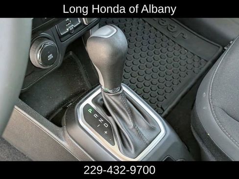 Used 2023 Jeep Renegade Altitude AWD/4WD image 24