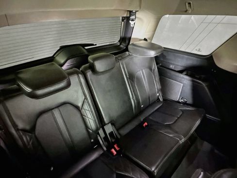 Used 2019 Ford Expedition Platinum RWD image 30