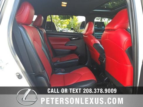 Used 2023 Toyota Highlander XSE AWD/4WD image 18
