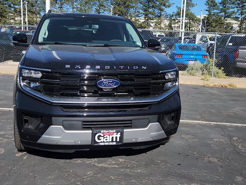 New 2025 Ford Expedition Platinum w/ Platinum Ultimate Package image 15
