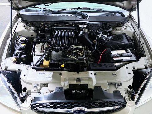Used 2002 Ford Taurus SEL FWD image 6