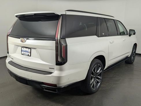Used 2021 Cadillac Escalade ESV Sport Platinum image 7