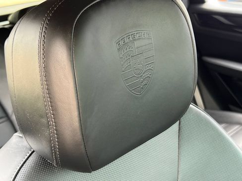Certified 2023 Porsche Cayenne Platinum Edition AWD/4WD image 38