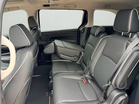Used 2026 Honda Odyssey Elite image 11