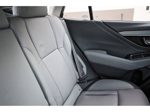 Used 2022 Subaru Outback Limited image 15