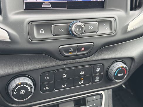 Used 2023 GMC Terrain SLE image 6