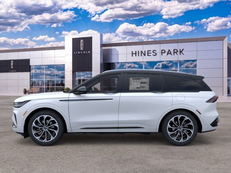 New 2026 Lincoln Nautilus Reserve AWD/4WD image 3