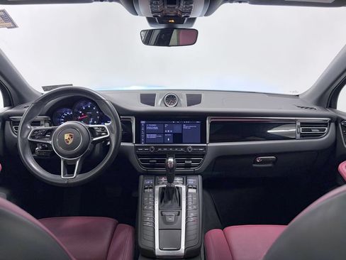 Used 2021 Porsche Macan AWD/4WD image 2