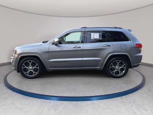 Used 2019 Jeep Grand Cherokee Overland AWD/4WD image 8