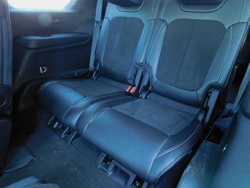 Used 2023 Jeep Grand Cherokee L Laredo image 25