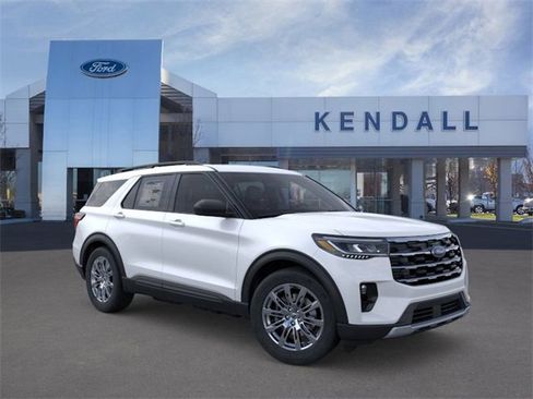 Used 2026 Ford Explorer Active w/ Active Comfort Package image 7